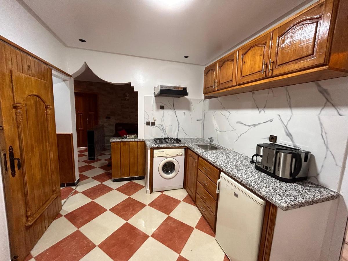 Salam Appartement Climatise Hiver Et Ete Азру Екстериор снимка
