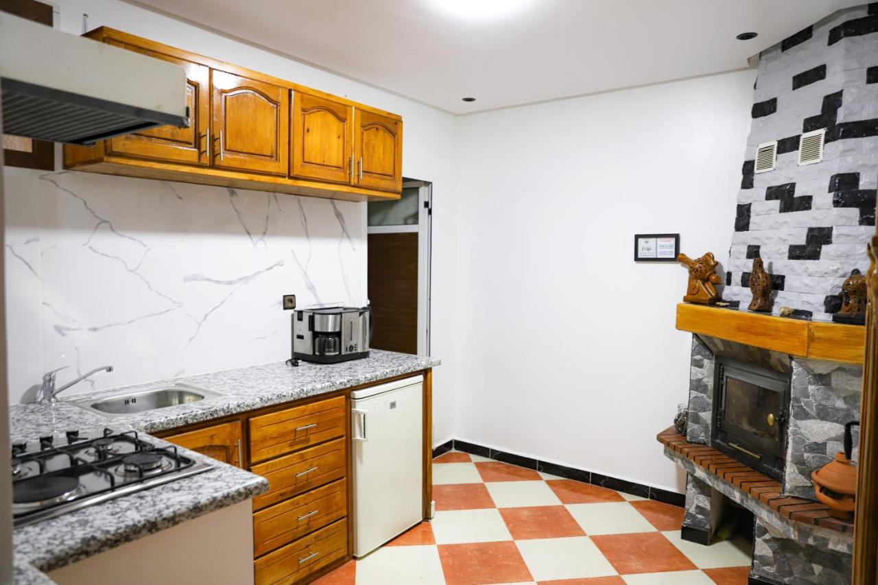 Salam Appartement Climatise Hiver Et Ete Азру Екстериор снимка